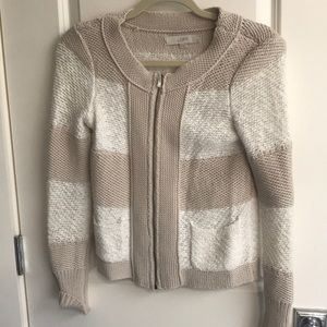 Sweater with zipper